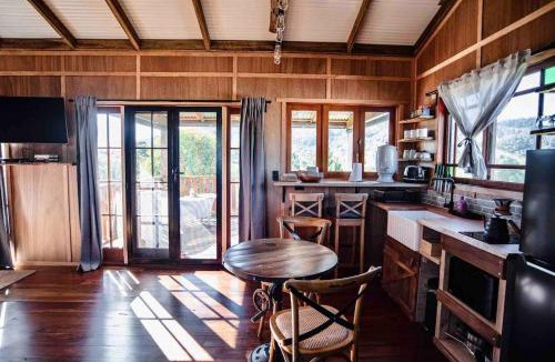 Moreton Bay Region Villa | Two Little Witches Cottage Retreats