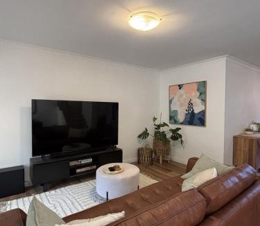Highgate House | 2 Bedroom Modern Townhouse