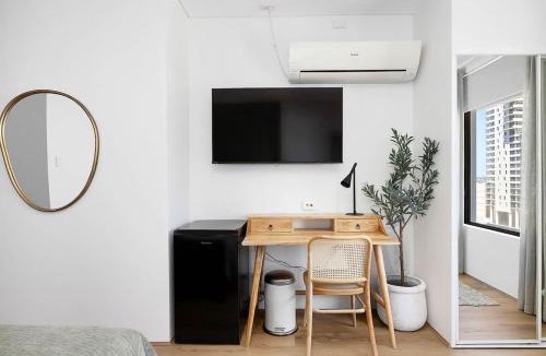 Perth Central Business District Apartment | Walk to the Swan River & Hay Street Shopping Mall!