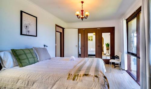 Yarra Glen House | Yarra Valley Tuscany Estate with Private Views