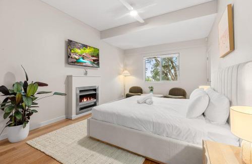 Bondi Beach Apartment | 5BR Sunny Bondi Home Steps to Beach for 13