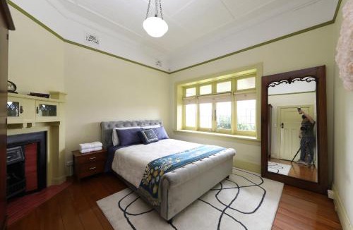 Eastwood Villa | Book Today and Stay for the Sydney Marathon at our Grand Sydney Castle Home, Business Conference, Work Stay, Family Reunion Sleeps 25 plus