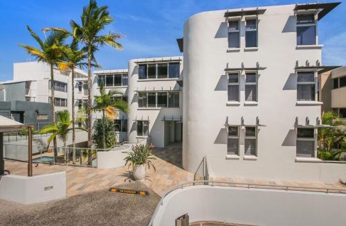 Caloundra Apartment | Monterey Lodge Unit 16 27 Warne Terrace Kings Beach