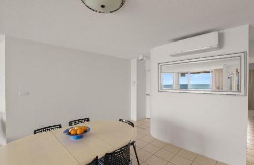 Caloundra Apartment | Monterey Lodge Unit 16 27 Warne Terrace Kings Beach