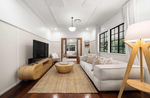Maleny House | Treehaven House - Charming Queenslander in Maleny