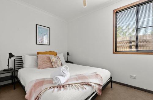 Callala Bay House | Callala Calm Pet Friendly 5 Mins Walk to Beach