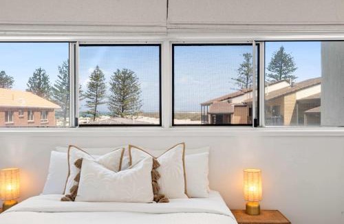 Caloundra Apartment | The Boardwalk - Oceanview Unit on Bulcock Beach