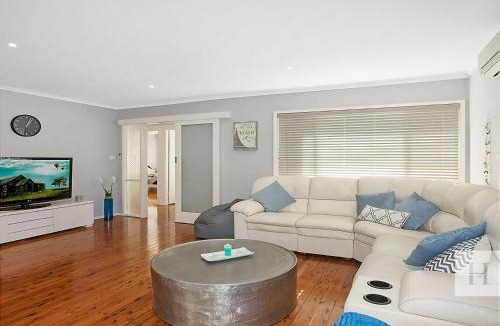 Gwandalan House | The Little Blue Lakehouse