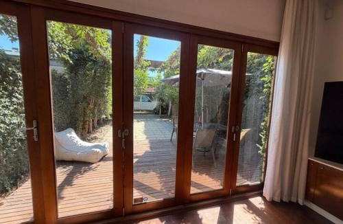 South Yarra House | Private quiet bedroom with ensuite and parking, Chapel St, Sth Yarra