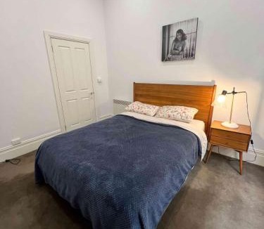 South Yarra House | Private quiet bedroom with ensuite and parking, Chapel St, Sth Yarra