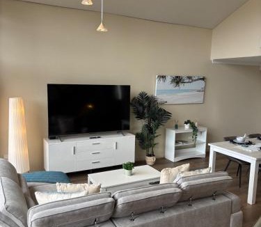 Perth Central Business District Apartment | City-View Apartment, Pool, Gym, Tennis, Parking