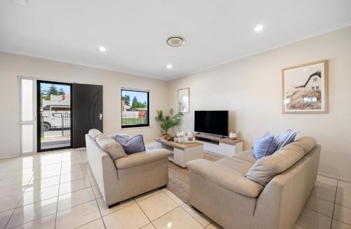 Grange House | Gone Coastal - Family Beachside Breeze