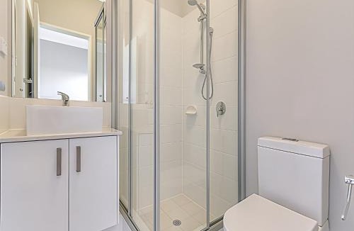 Balga House | Great Modern 3 Bedroom Home Near Beaches and City