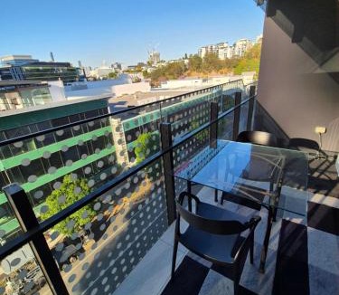 Newstead House | Private Bedroom & Bathroom in an Amazing Shared Brisbane Apartment