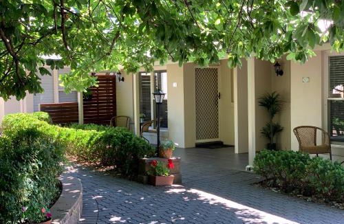 Hahndorf Apartment | Hahndorf Oak Tree Cottages