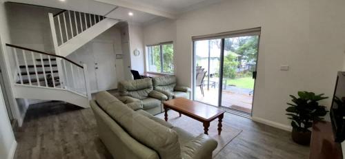 Sanctuary Point House | Greville Getaway by Book Jervis Bay - Waterfront Family Stay Sleeps 10