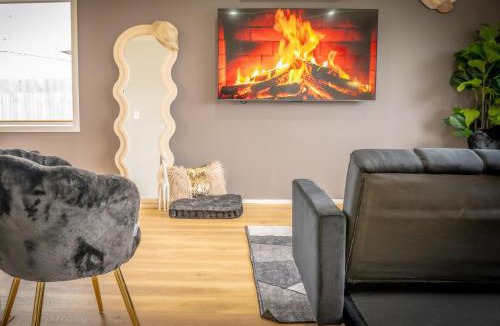 Sorell House | Hobart Family Retreat with Spa and Backyard Near Airport