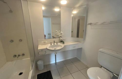 Maroochydore Apartment | Beach side Cotton Tree Family Friendly Resort