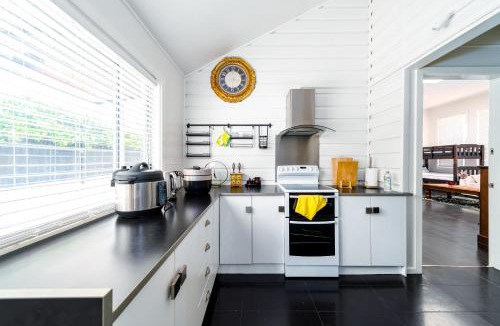 Spencer House | 1BD Classical Room Near Hawkesbury River