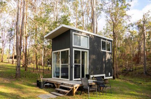 Glenwood House | Hidden Camp's Loft House by Tiny Away
