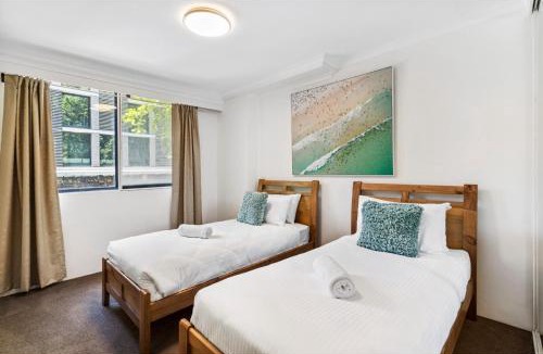 Pyrmont Apartment | Poolside 2-Bed Haven, Walk to City Centre