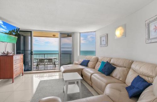 Caloundra Apartment | Monterey Lodge Unit 10 27 Warne Terrace Kings Beach