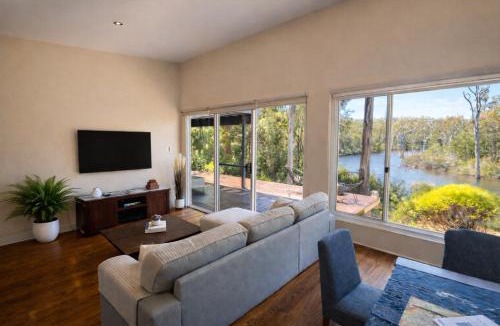 Margaret River House | Zen on the River Lux 3BR with Japanese Touches Walk to Down Town
