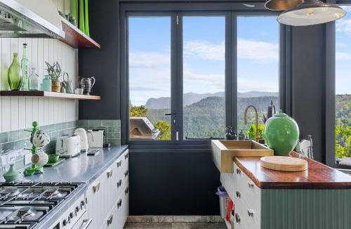 Beechmont House | Escape to Serenity in Beechmont Luxurious Cabin Retreat