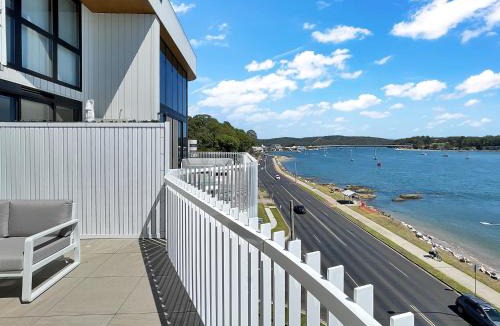 Batemans Bay Apartment | Modern 2-Bedroom Apartment with Pool Access