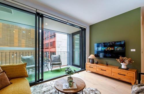 South Melbourne Apartment | The Green Nest - Free Parking & Balcony