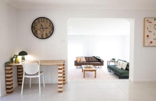 Bonny Hills House | Le Palmier - coastal charm minutes from the beach