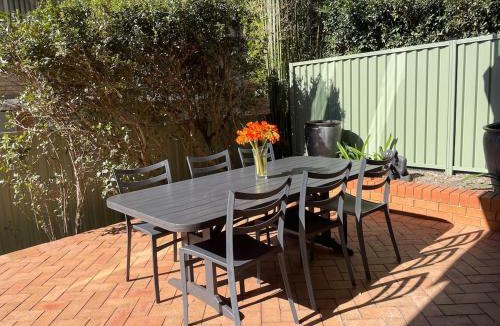 Cronulla Apartment | Cronulla courtyard unit, 10 mins walk to Beach & Bay