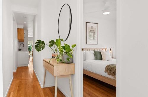 Moffat Beach House | The Palma - Leafy Tropical Escape in Moffat Beach