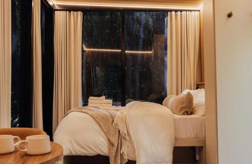 Possum Creek House | Luxury Mirror Home in Byron Bay Hinterland