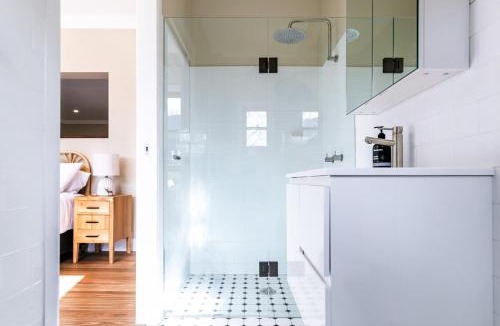 Eurunderee Villa | Highgrove Studio - in the Vineyards