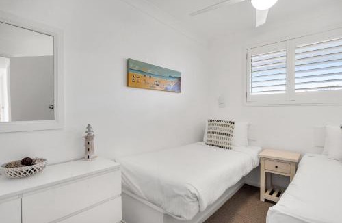North Creek Apartment | Absolute Beachfront Apartment 1T