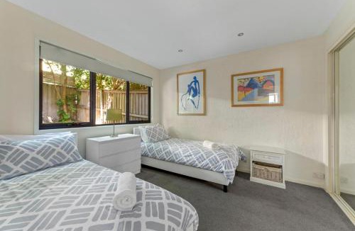 Vincentia Villa | Perfect Jervis Bay location & fresh modern living