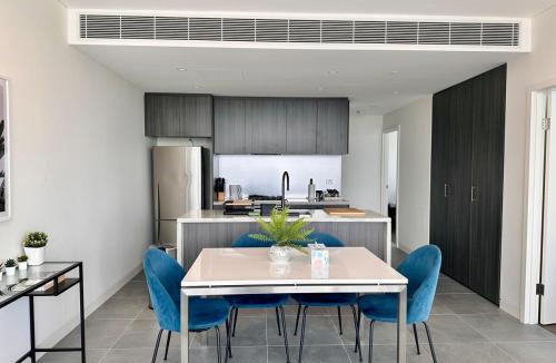 Lidcombe Apartment | Luxurious City View at Sydney Olympic Park