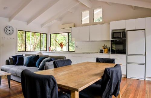 Upper Coopers Creek Apartment | Snows Creek Retreat - The Pool House
