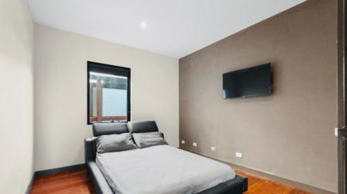 Patterson Lakes Apartment | Waterfront Getaway