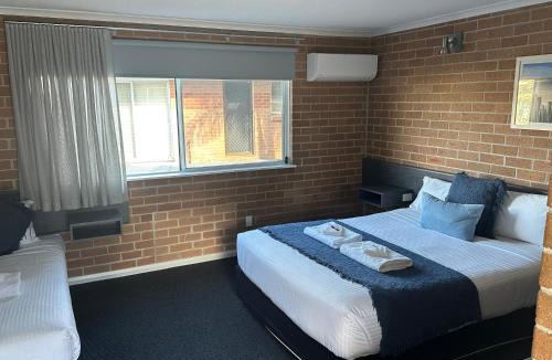 Albion Park Rail Hotel | The Oaks Hotel Motel