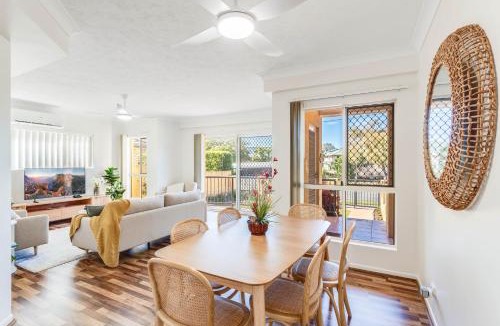 Redcliffe Apartment | Parkside Villa on the Creek