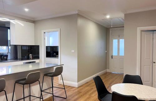 Turvey Park House | Cheerful 3-bedroom home with free parking on site