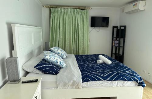 Para Hills Villa | Sunflower Homes Green and Cozy