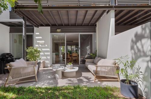 Magenta Shores Villa | 1405 Tranquil Beachside Villa