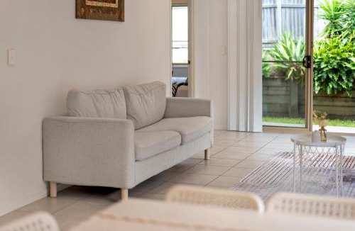 Coomera House | Coomera 4BR Cosy Home Theme Parks & Shopping