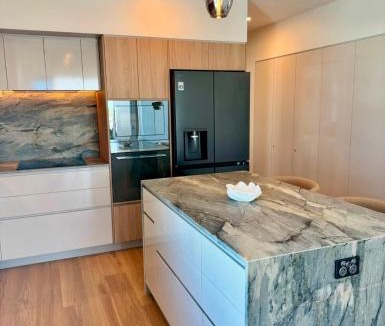 Bokarina Apartment | Azzure Bokarina Penthouse- Brand New- Ocean View- Resort Style Pool- Steam Room