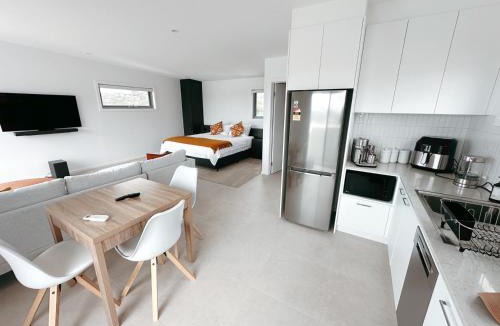 Berrambool Apartment | Views on Sapphire - Brand New - Adults Only