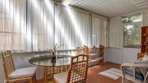Wentworth Falls House | Crabapple Southside Mountain Cottage Pet Friendly