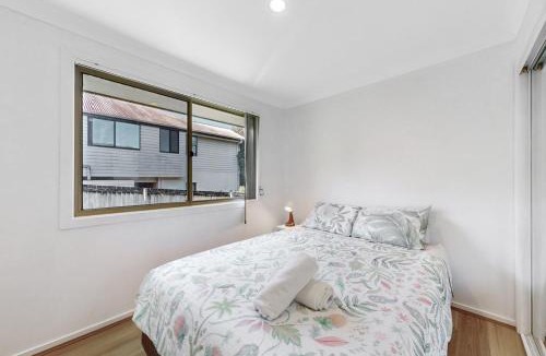 Upper Coomera House | 4Bed Family Home -Golden Moments